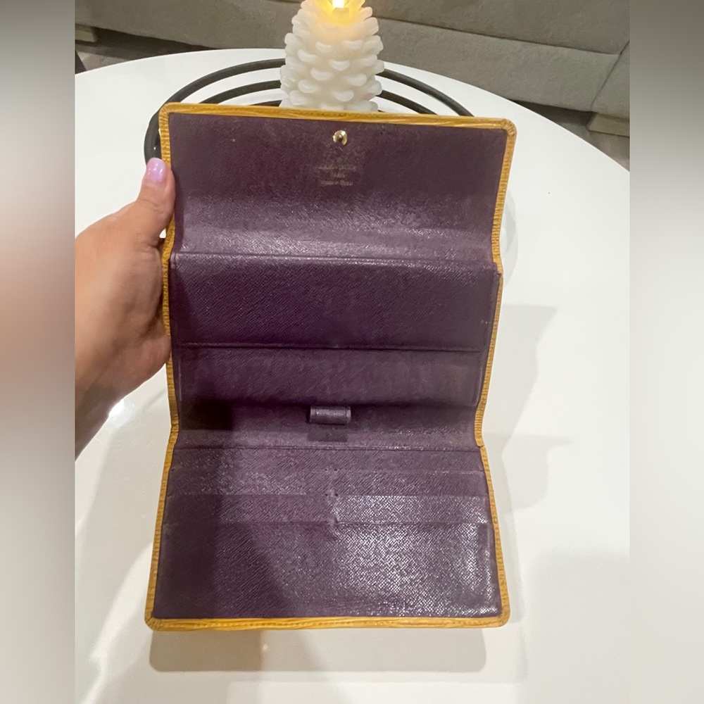 LOUIS VUITTON Epi Portefeuille International Long Wallet Epi Leather - Picture 9 of 15